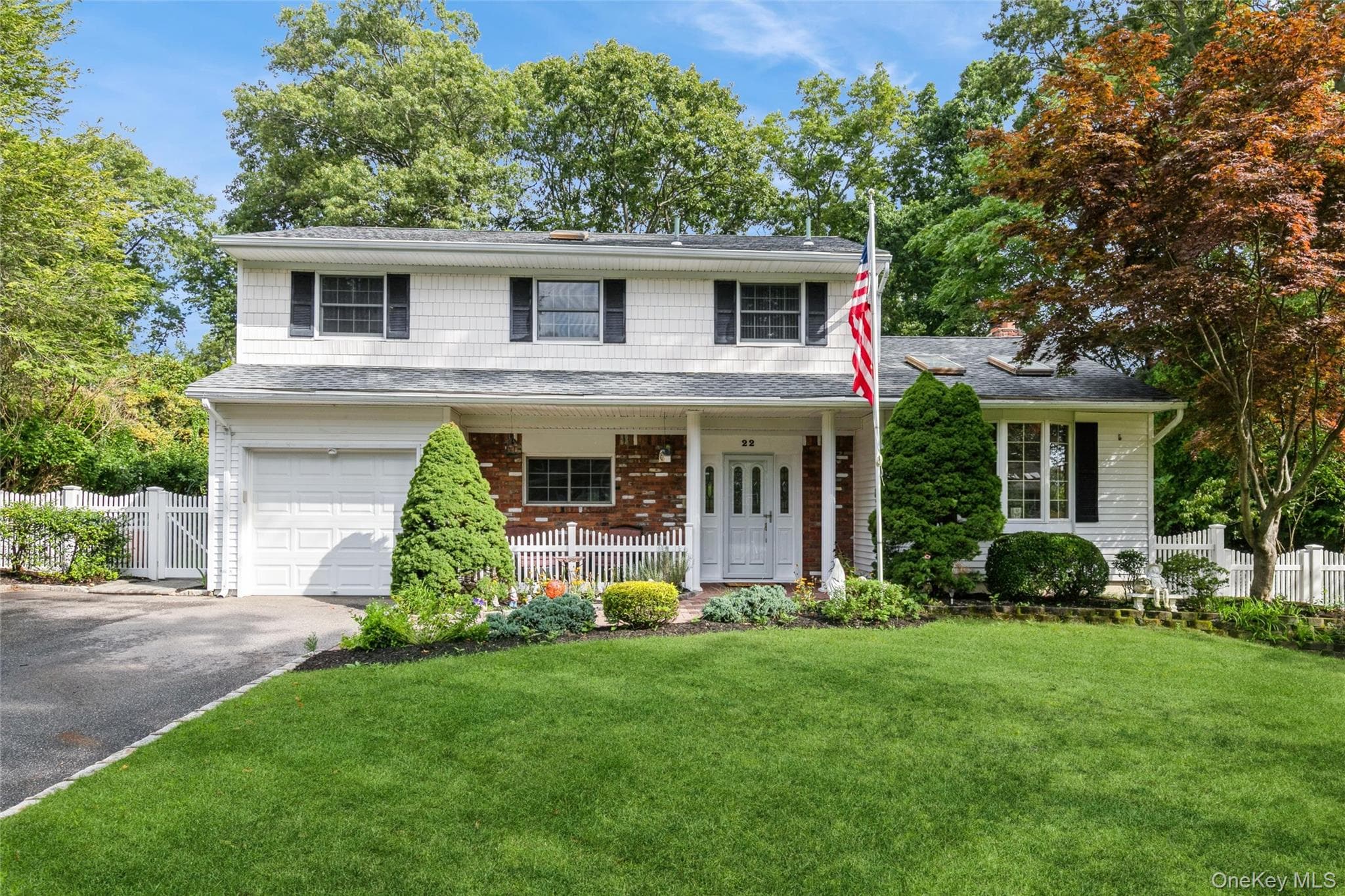 22 Sheryl Crescent, Smithtown