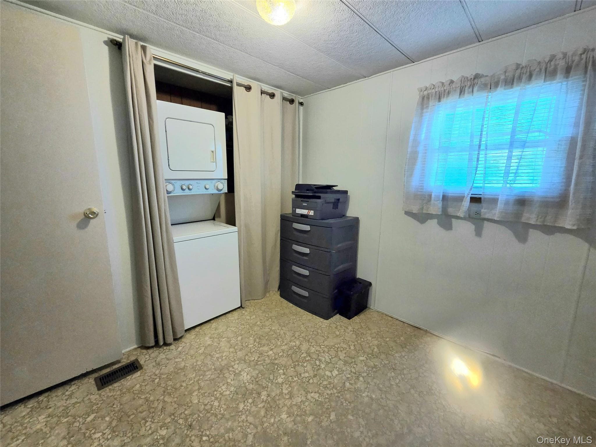 1661 Old Country Rd RD Unit: 282 thumbnail 12