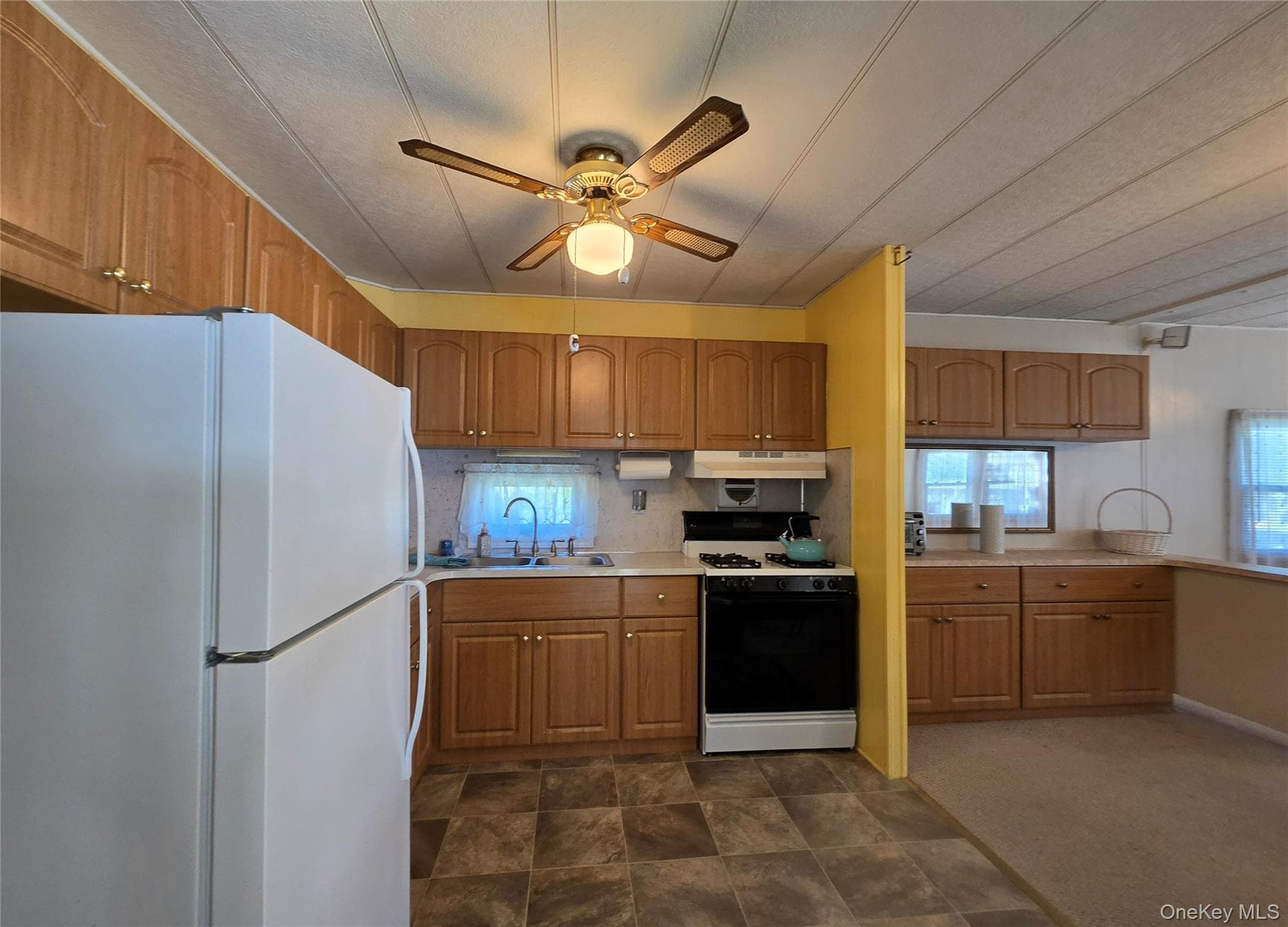 1661 Old Country Rd RD Unit: 282 thumbnail 6