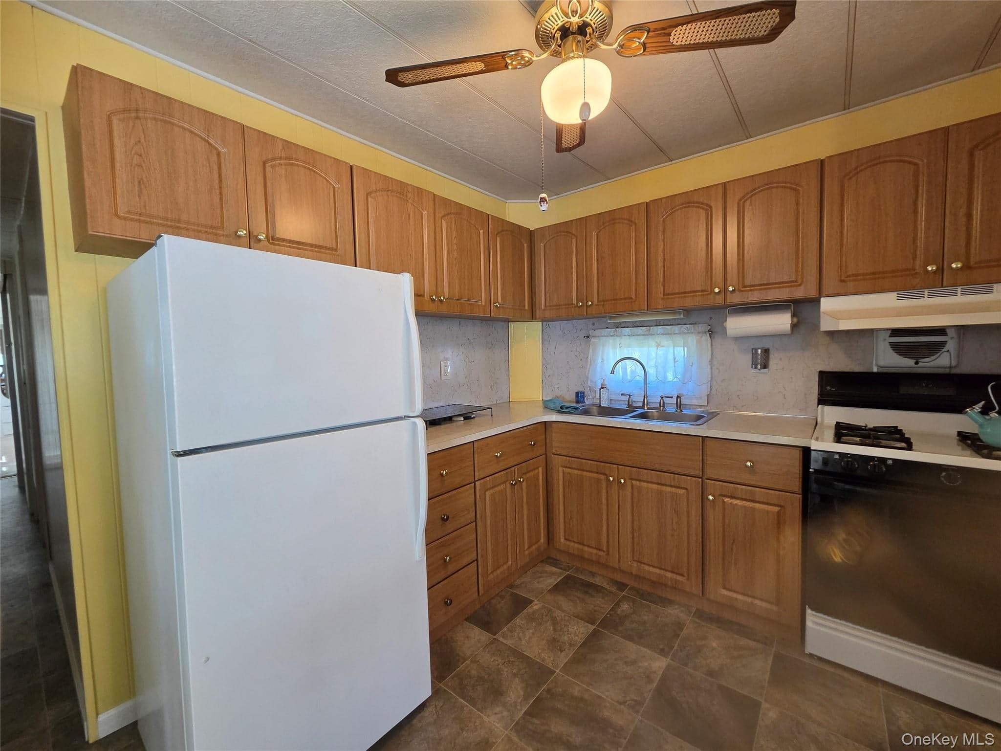 1661 Old Country Rd RD Unit: 282 thumbnail 8