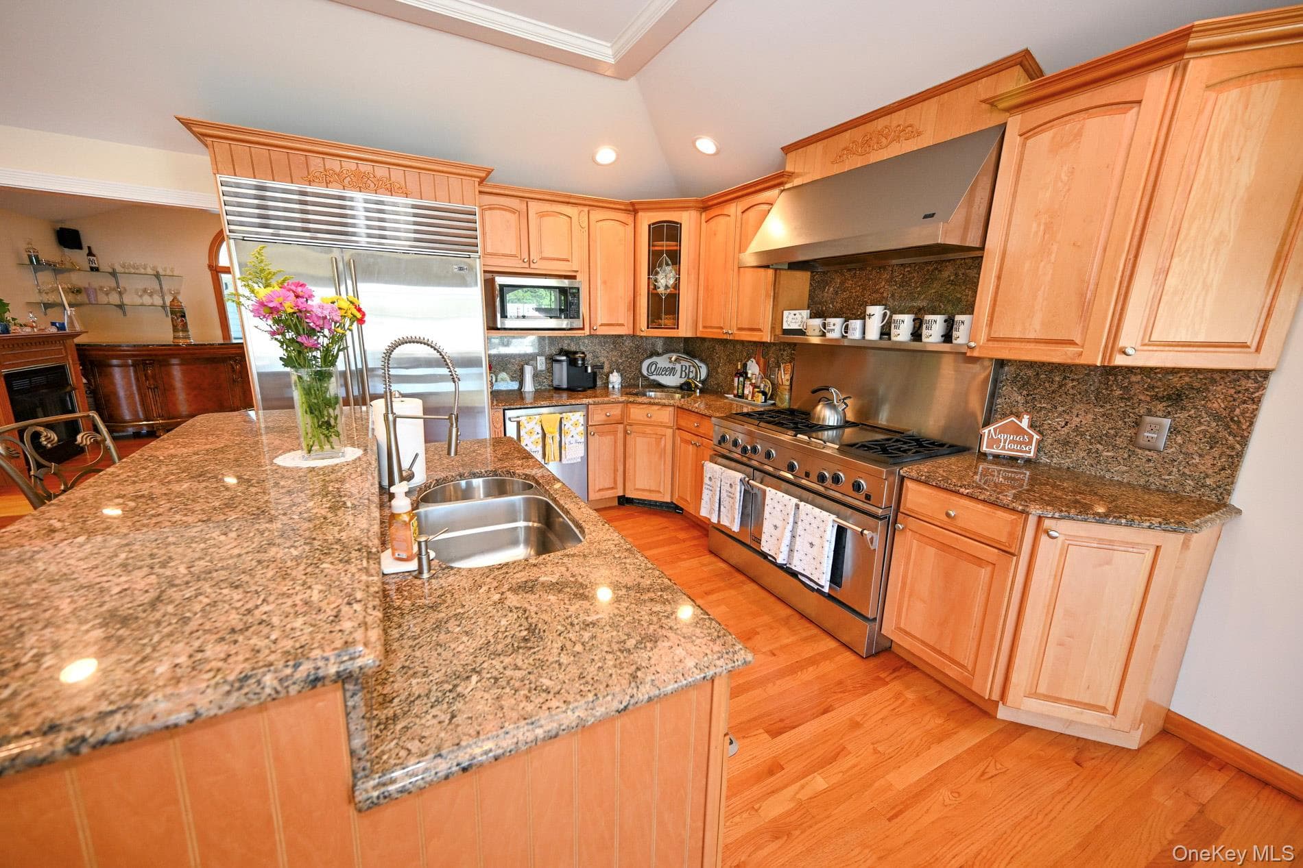 859 Maloon Avenue thumbnail 4