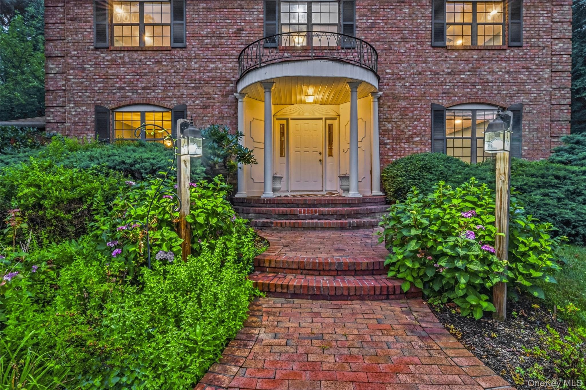 94 Bagatelle Road, Dix Hills