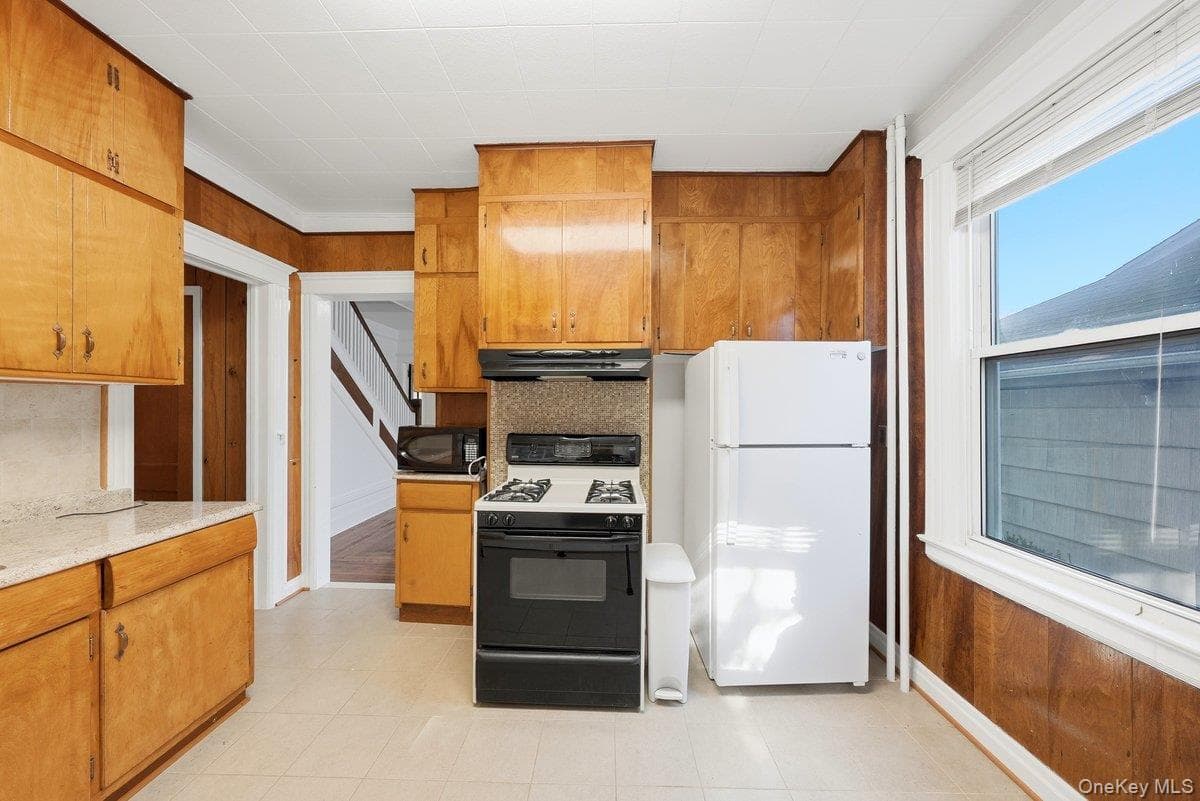 158 Hillside Avenue thumbnail 12