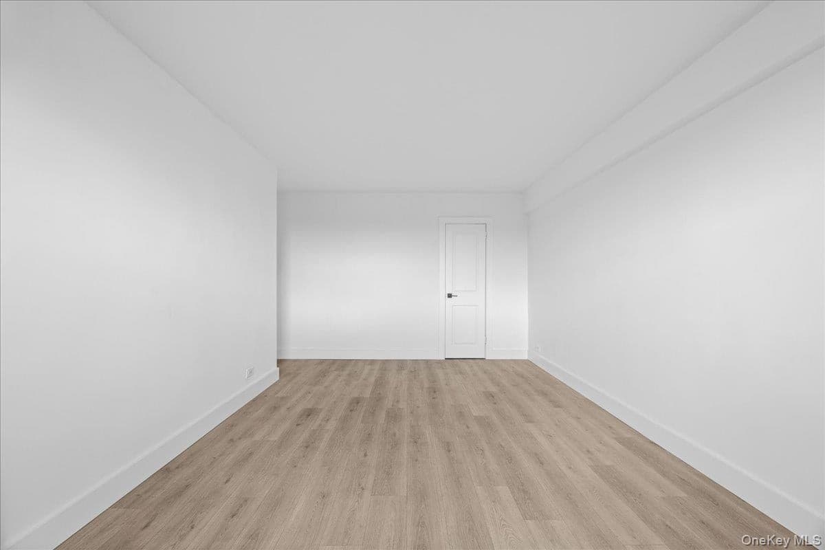880 Boynton Avenue Unit: 1E thumbnail 10