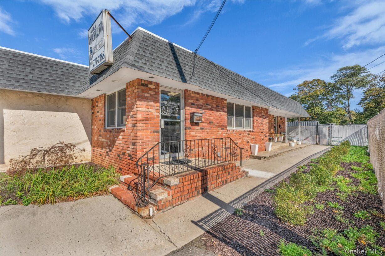 55 Carleton Avenue thumbnail 15