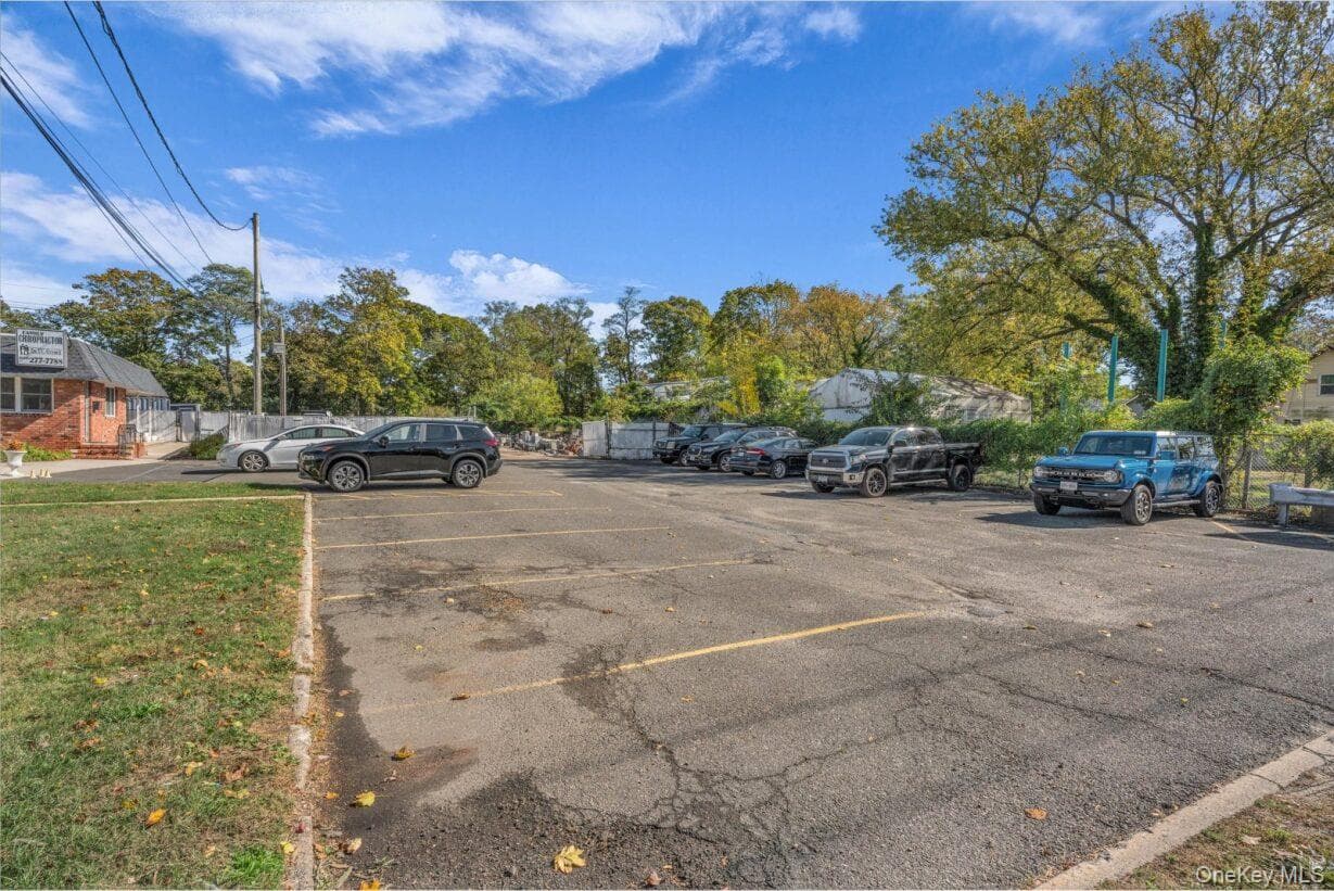 55 Carleton Avenue thumbnail 14