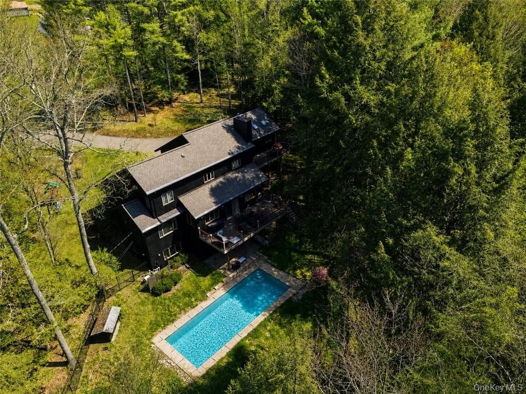 212 Meeker Road thumbnail 6