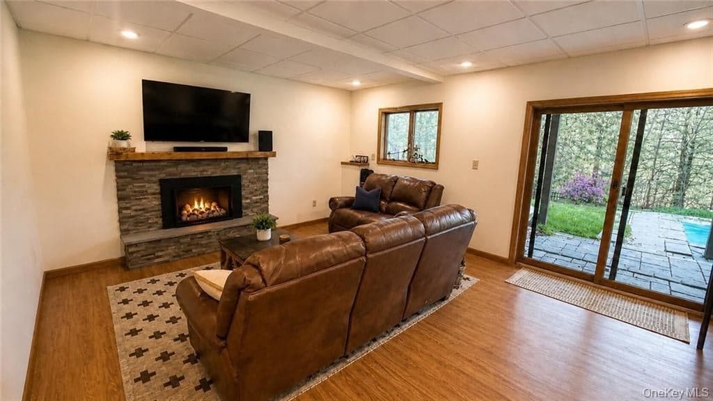 212 Meeker Road thumbnail 8