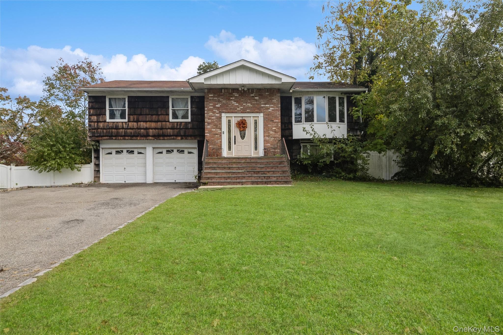 35 Peppermint Road, Commack