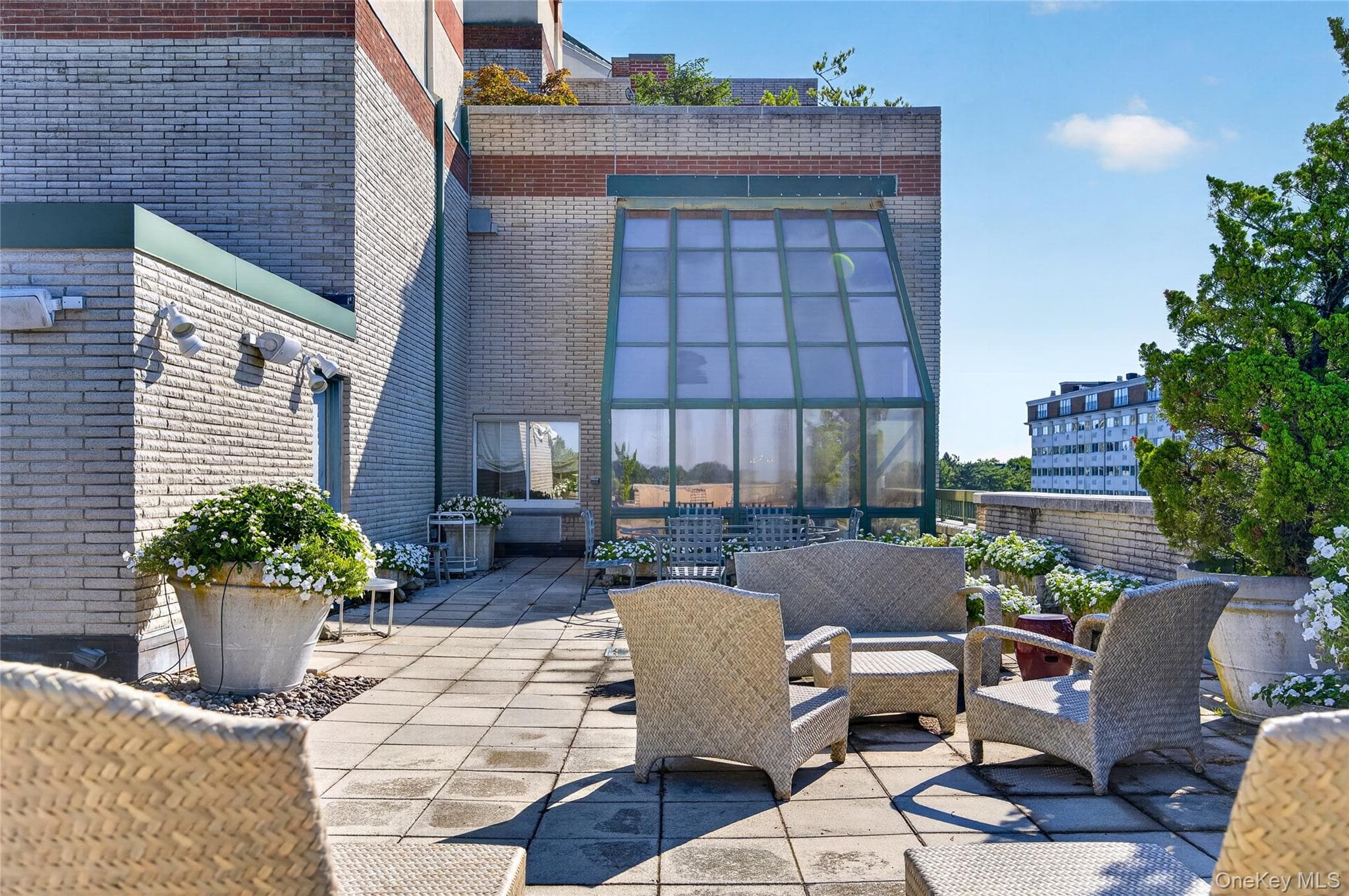 111 Cherry Valley Avenue Unit: PH4 thumbnail 16