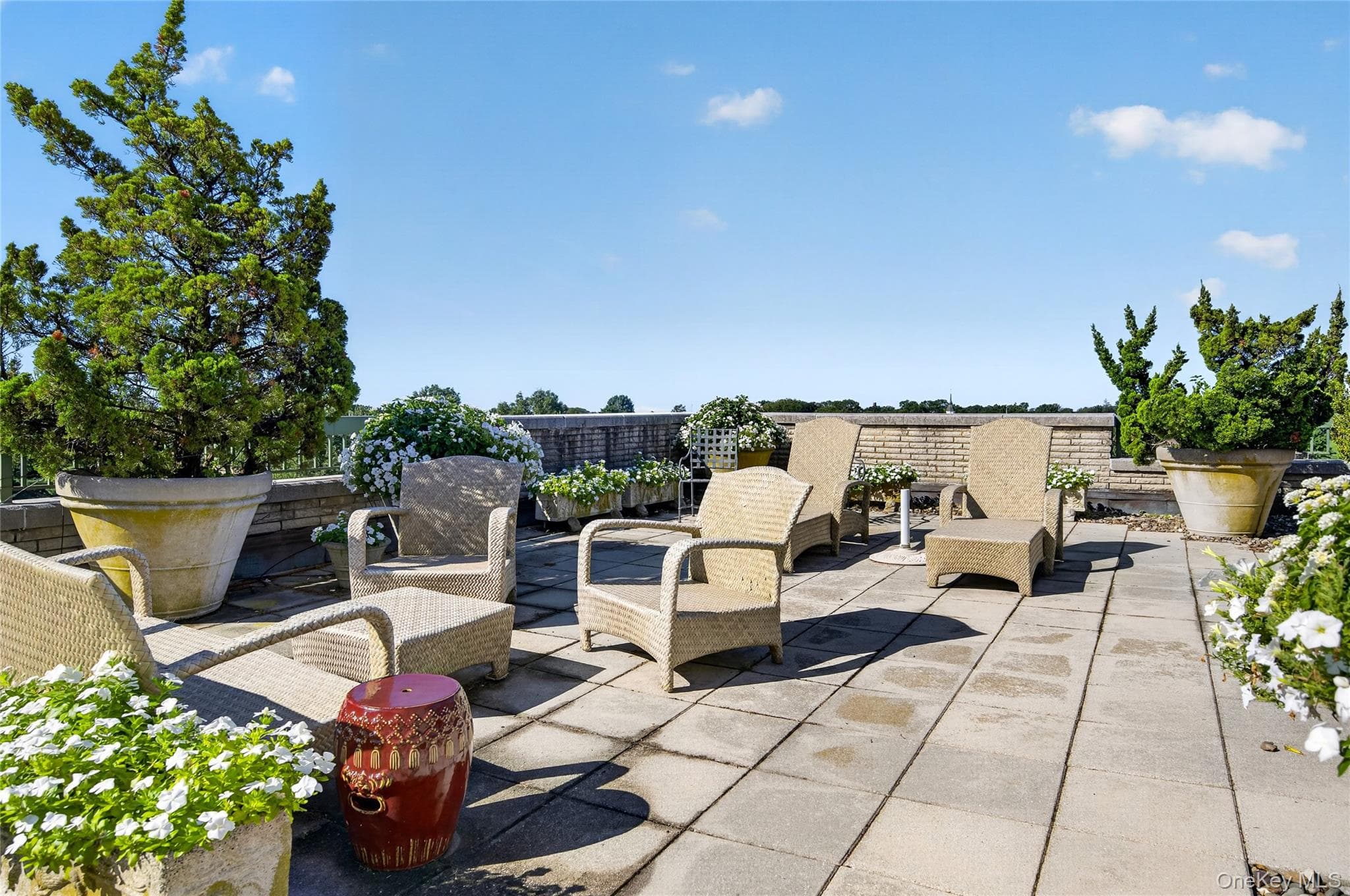 111 Cherry Valley Avenue Unit: PH4 thumbnail 15