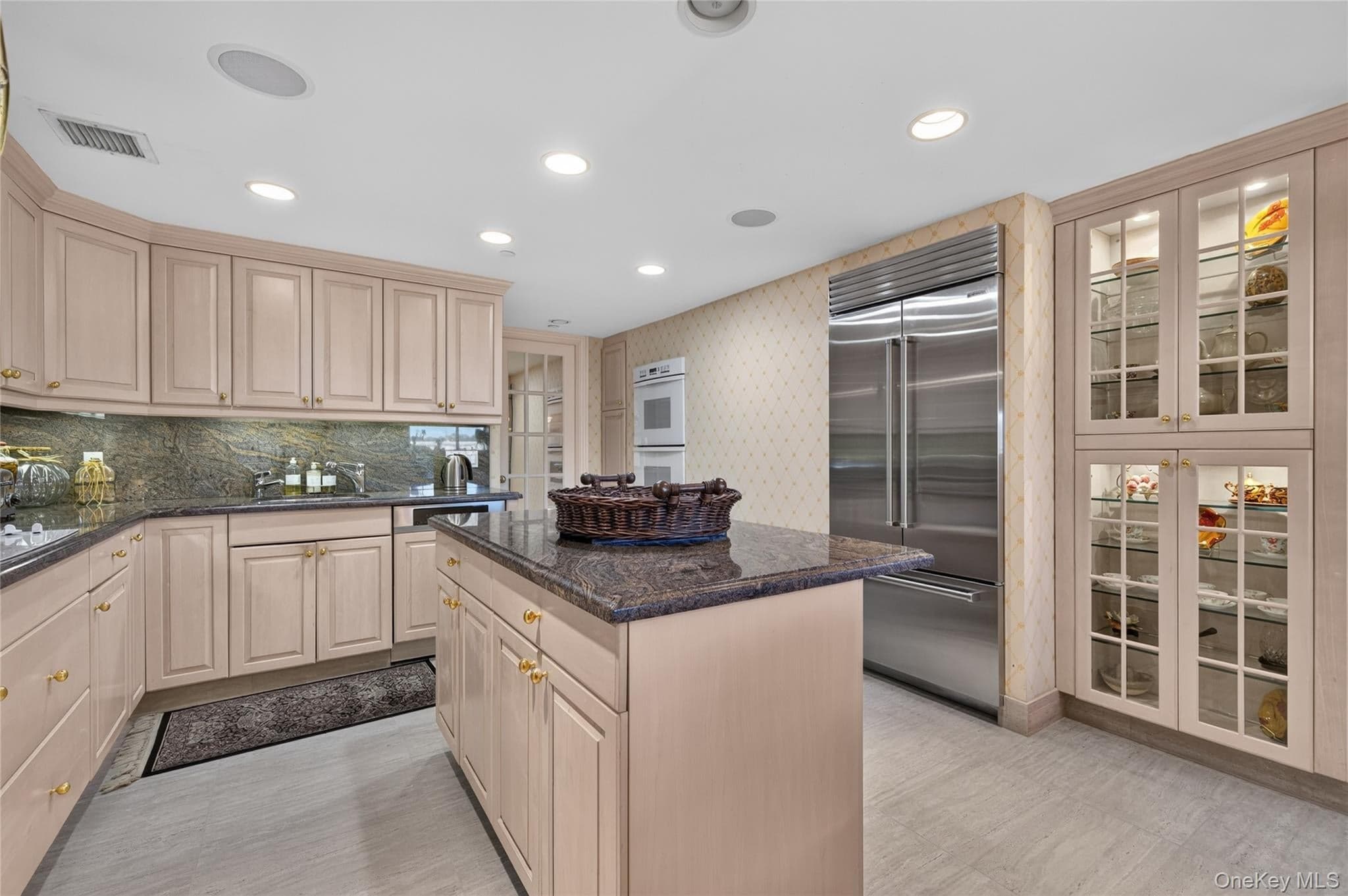 111 Cherry Valley Avenue Unit: PH4 thumbnail 11