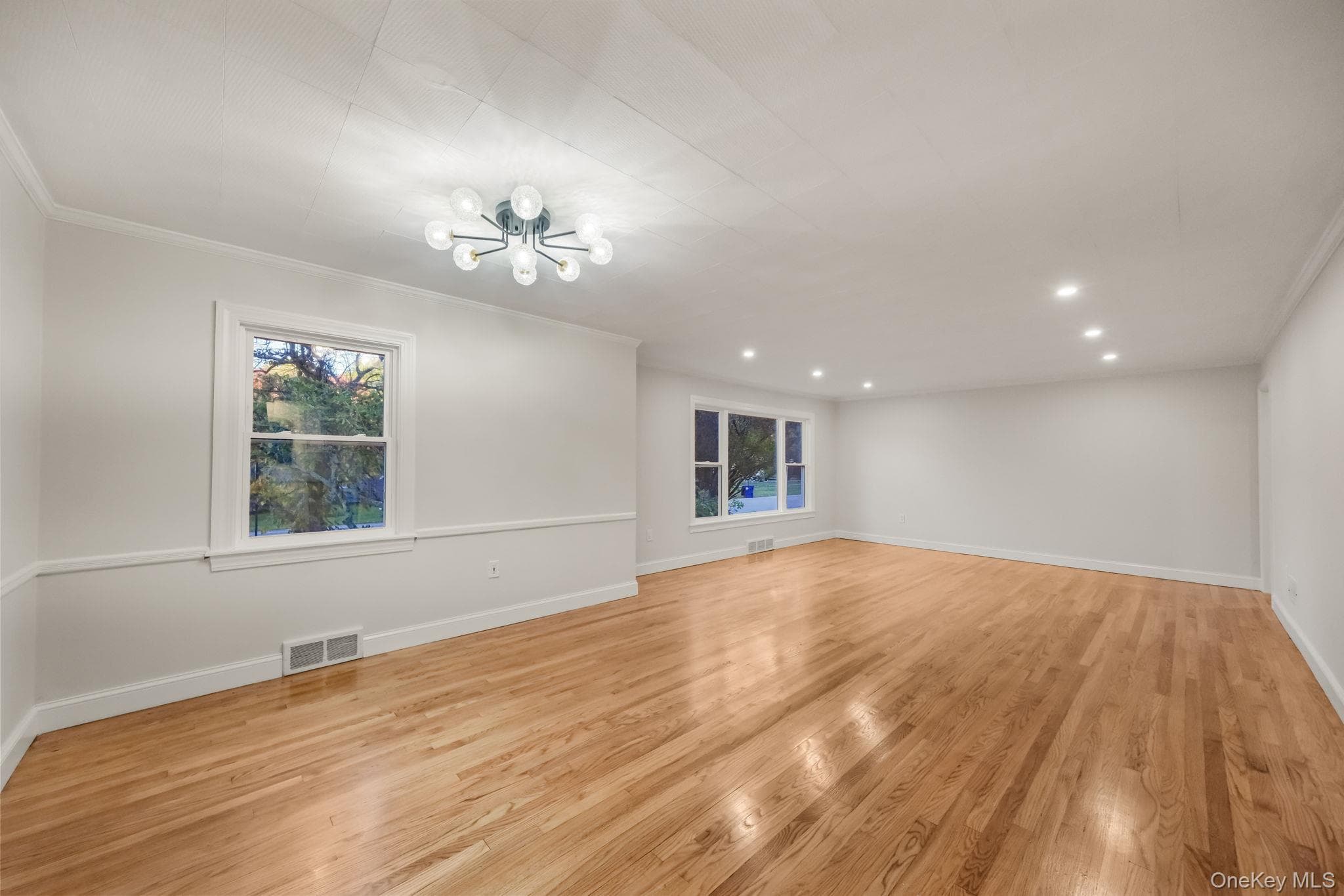 16 Knollwood Road thumbnail 5