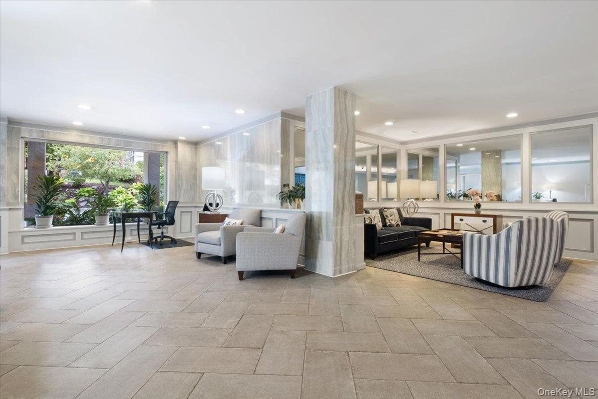 3 Washington Square Unit: 6B thumbnail 3