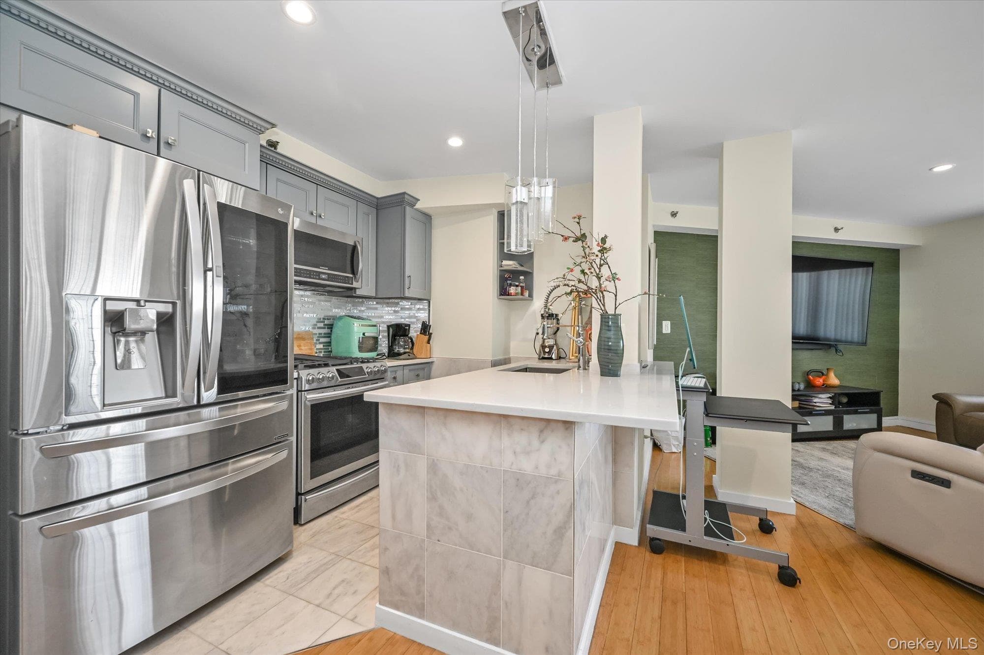81-14 Queens Boulevard Unit: PH6C thumbnail 6