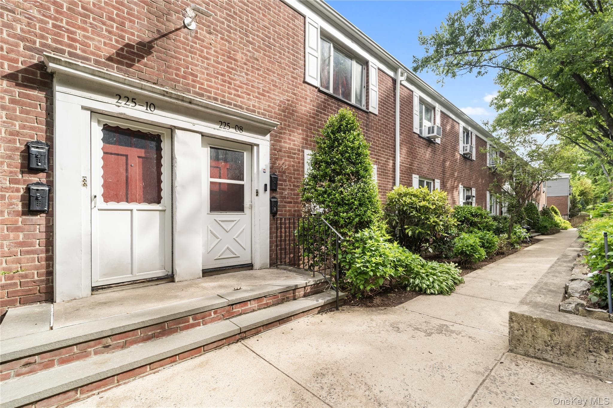 225-08 Stronghurst Avenue Unit: Upper, Queens Village