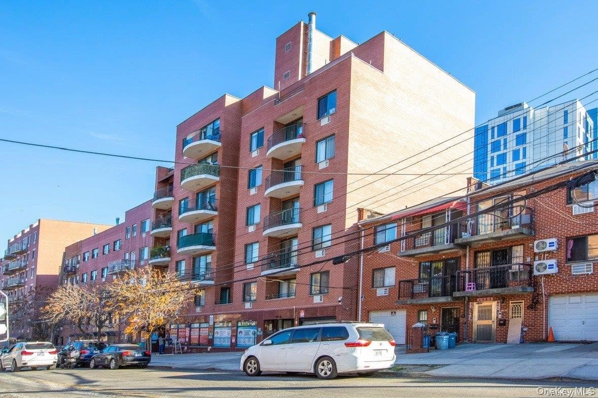 136-16 35th Avenue Unit: 7C, Flushing