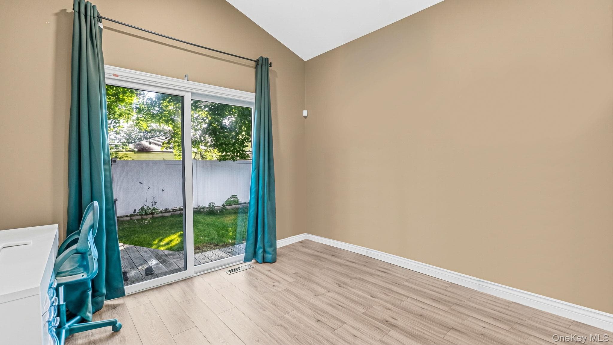 73 Lynbrook Drive thumbnail 25