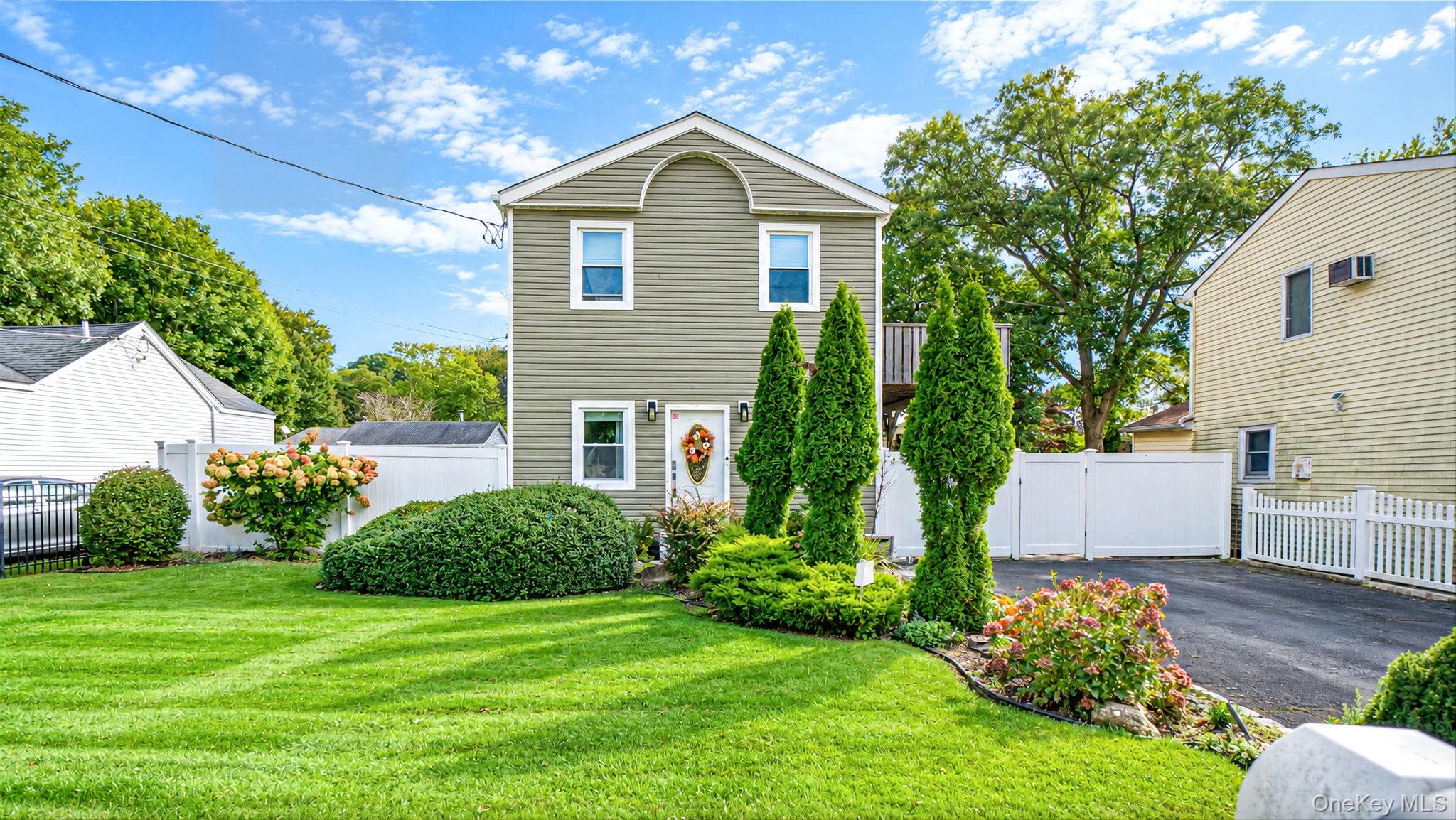 73 Lynbrook Drive thumbnail 2