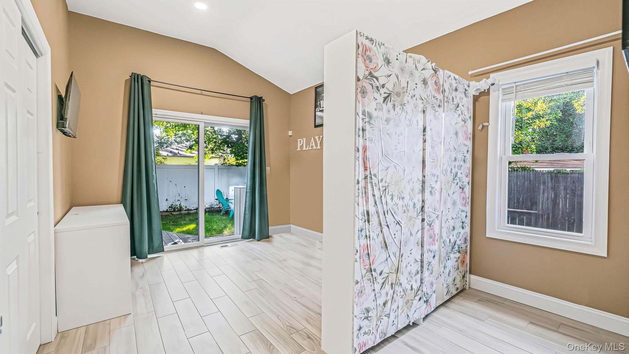 73 Lynbrook Drive thumbnail 24