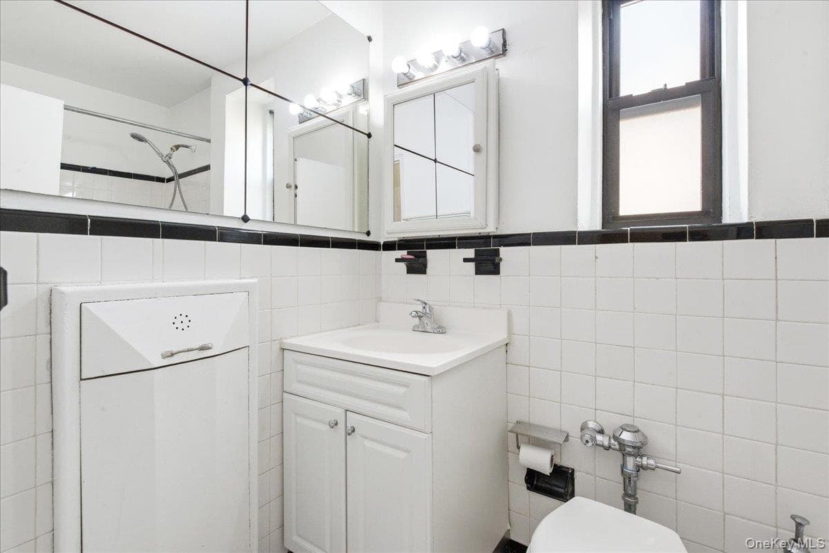 102-12 65th Avenue Unit: C35 thumbnail 22