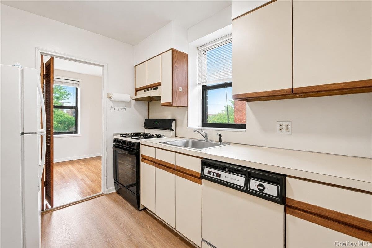 102-12 65th Avenue Unit: C35 thumbnail 16