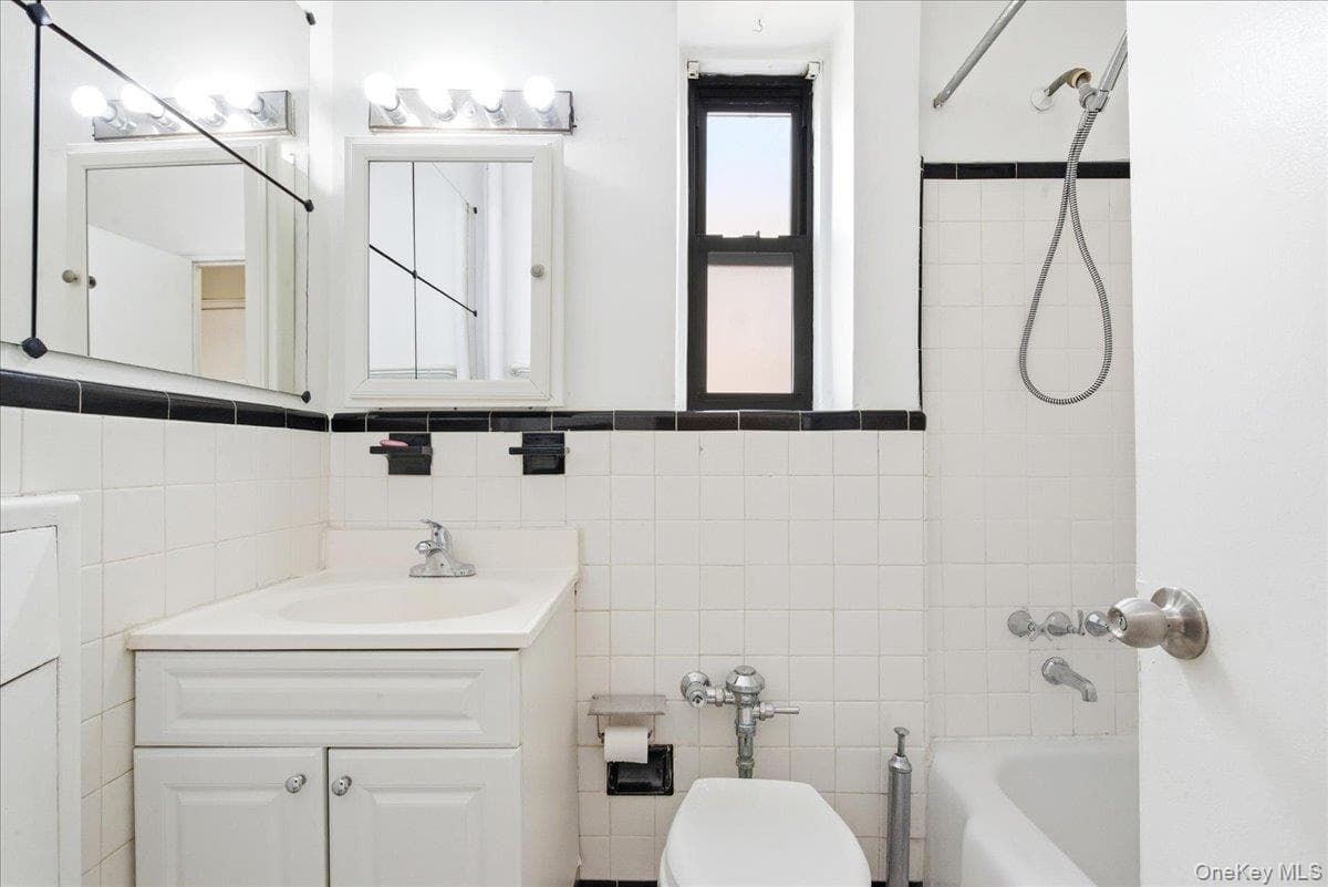 102-12 65th Avenue Unit: C35 thumbnail 21