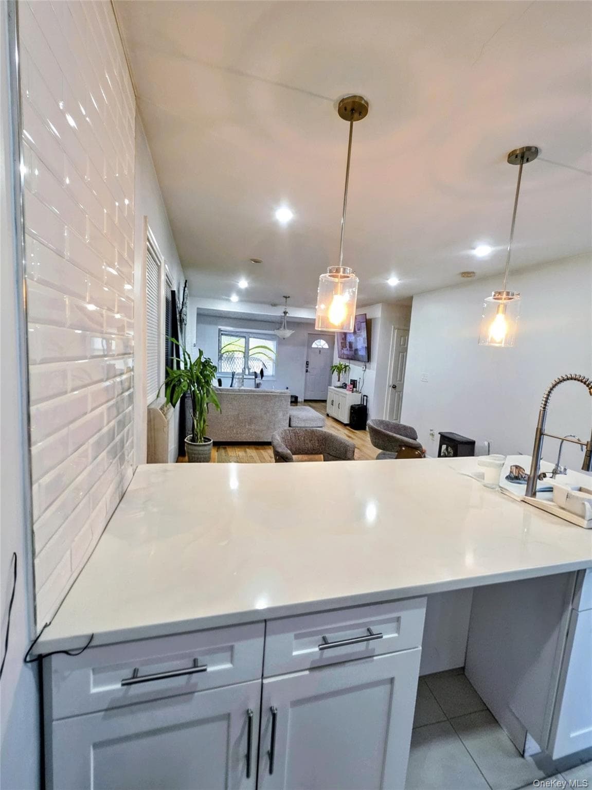 1015 Revere Avenue thumbnail 4