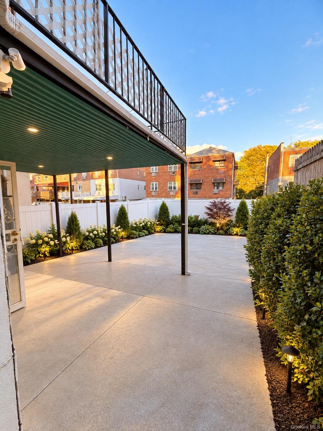 542 Logan Avenue thumbnail 16