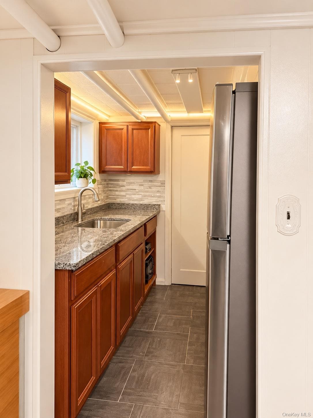 542 Logan Avenue thumbnail 15