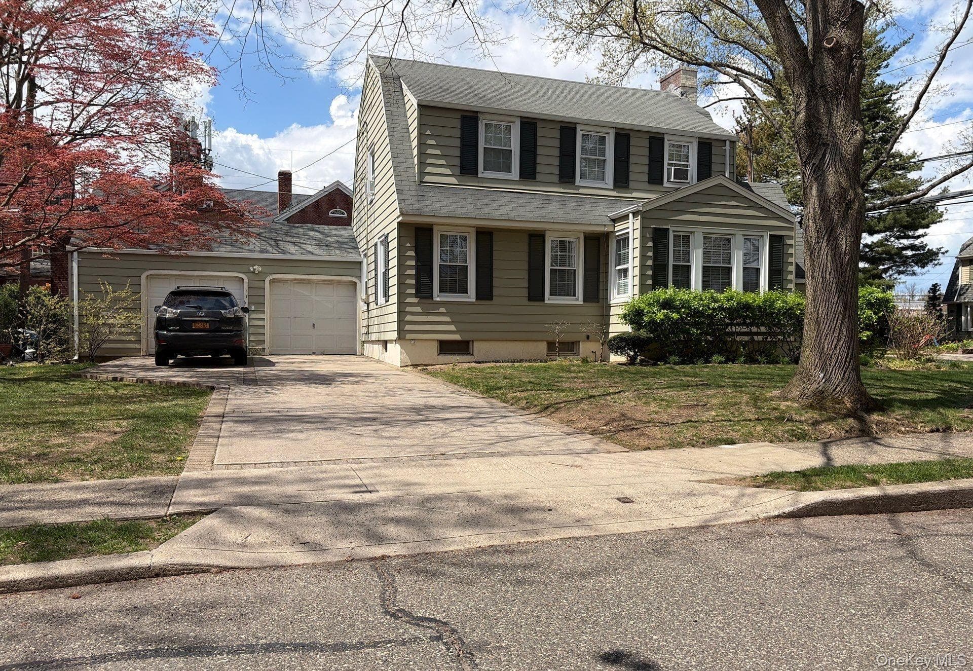 8 Chester Avenue, Garden City