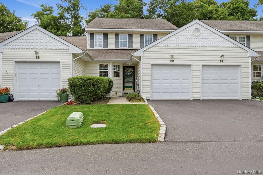 90 Mulberry Common, Riverhead