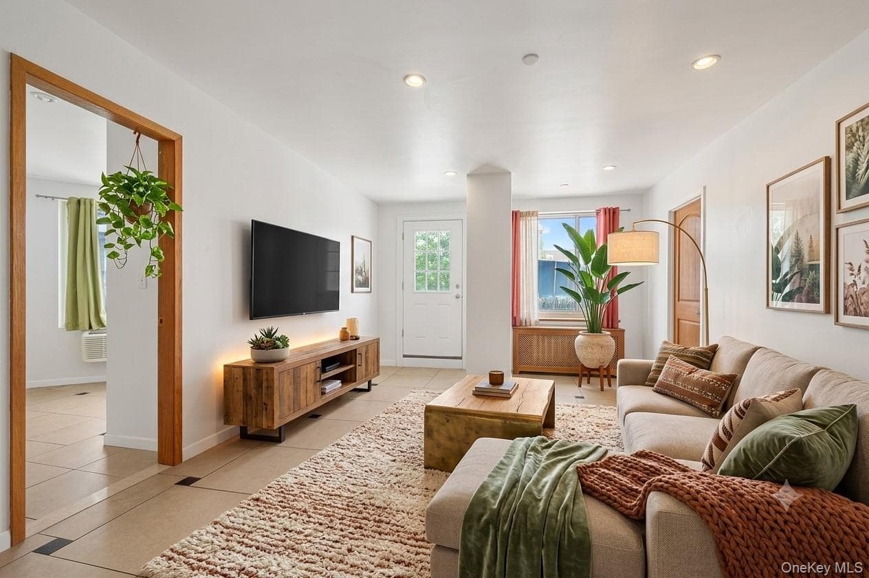 10607 Northern Boulevard Unit: 2B thumbnail 3