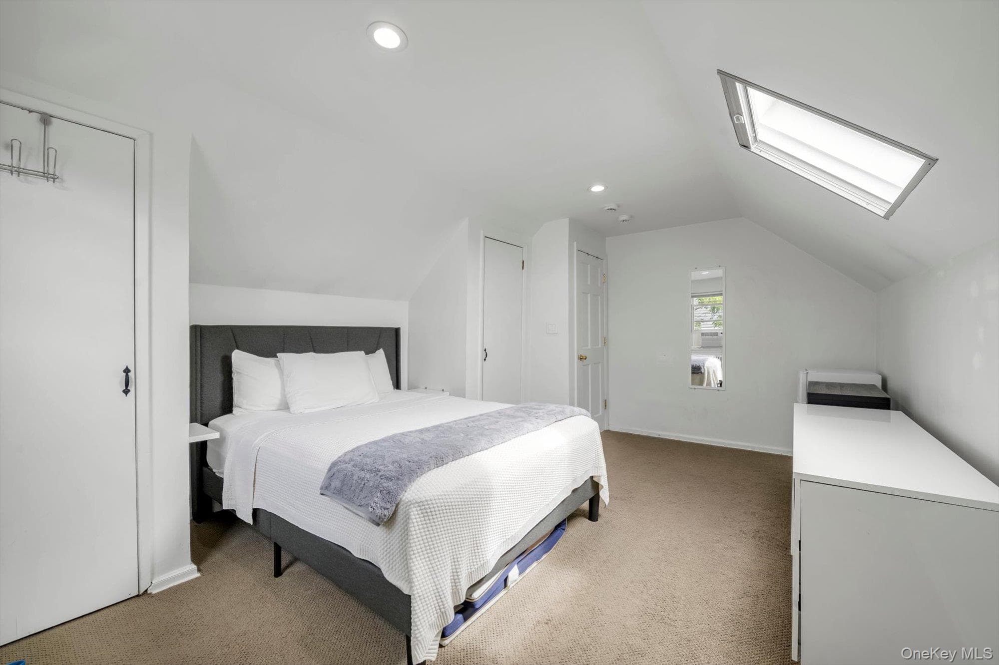 1055 Jefferson Street thumbnail 13