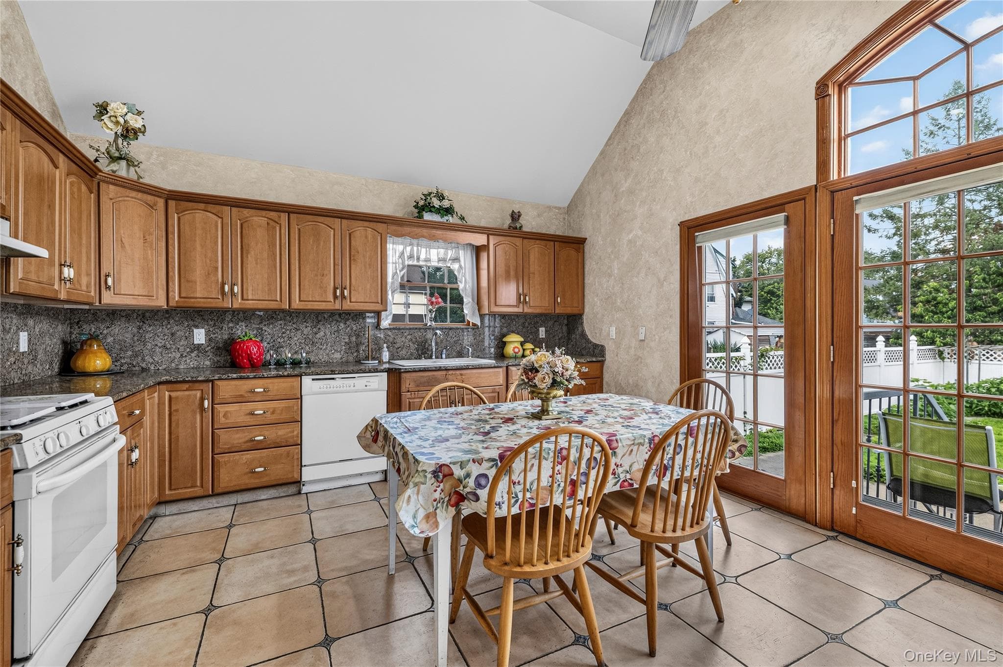 214 Avery Place thumbnail 9