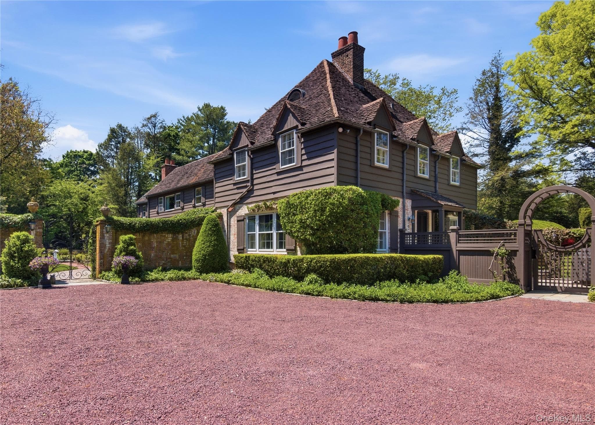 285 Piping Rock Road thumbnail 3