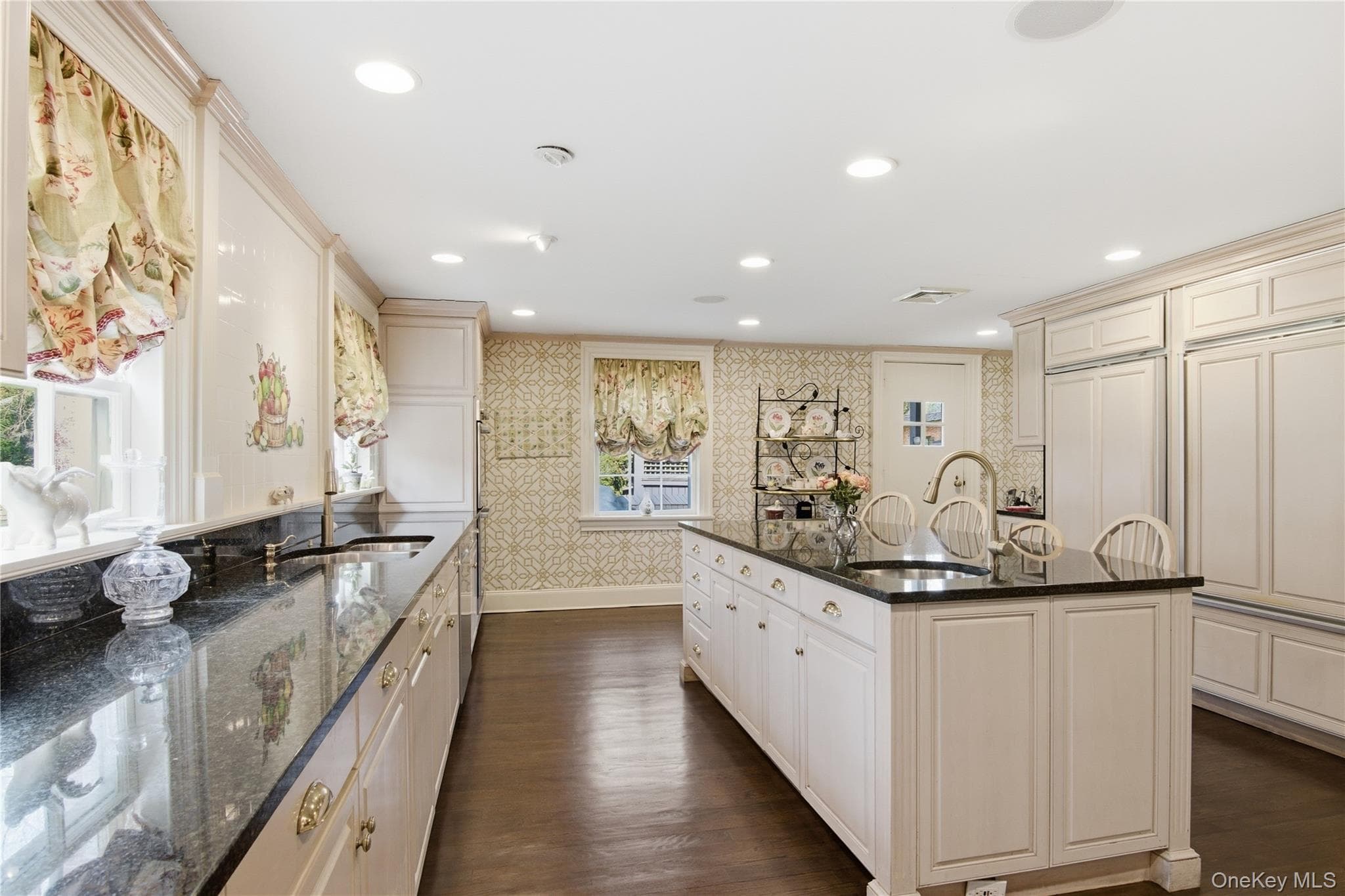 285 Piping Rock Road thumbnail 10