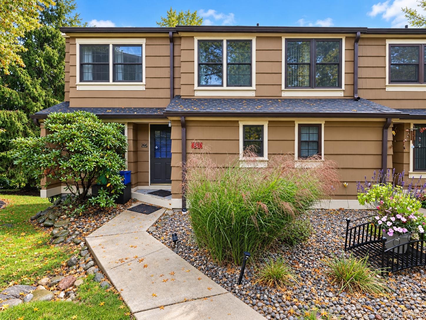83 Treetop Circle, Nanuet