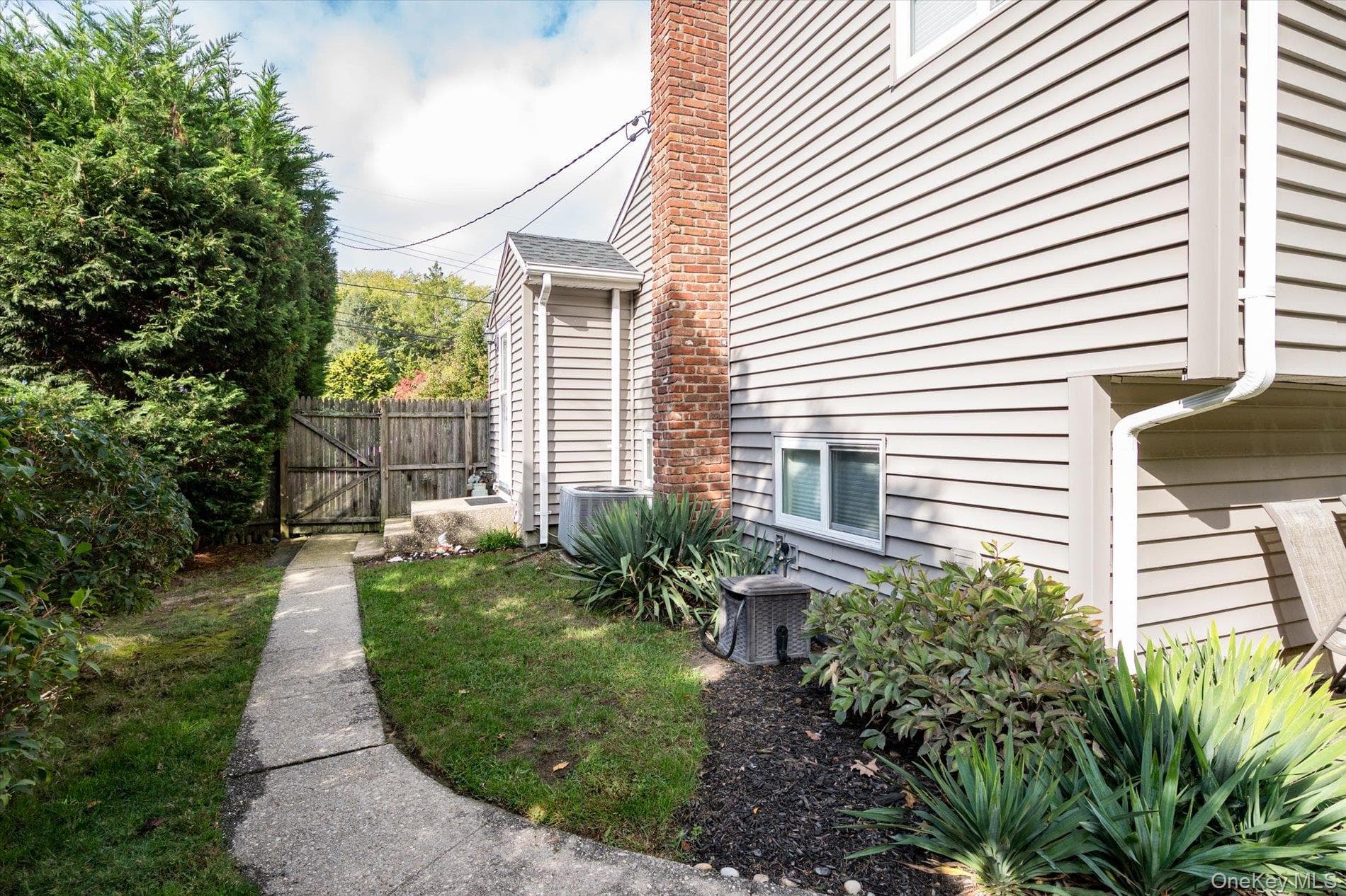 991 Gardiner Drive thumbnail 26
