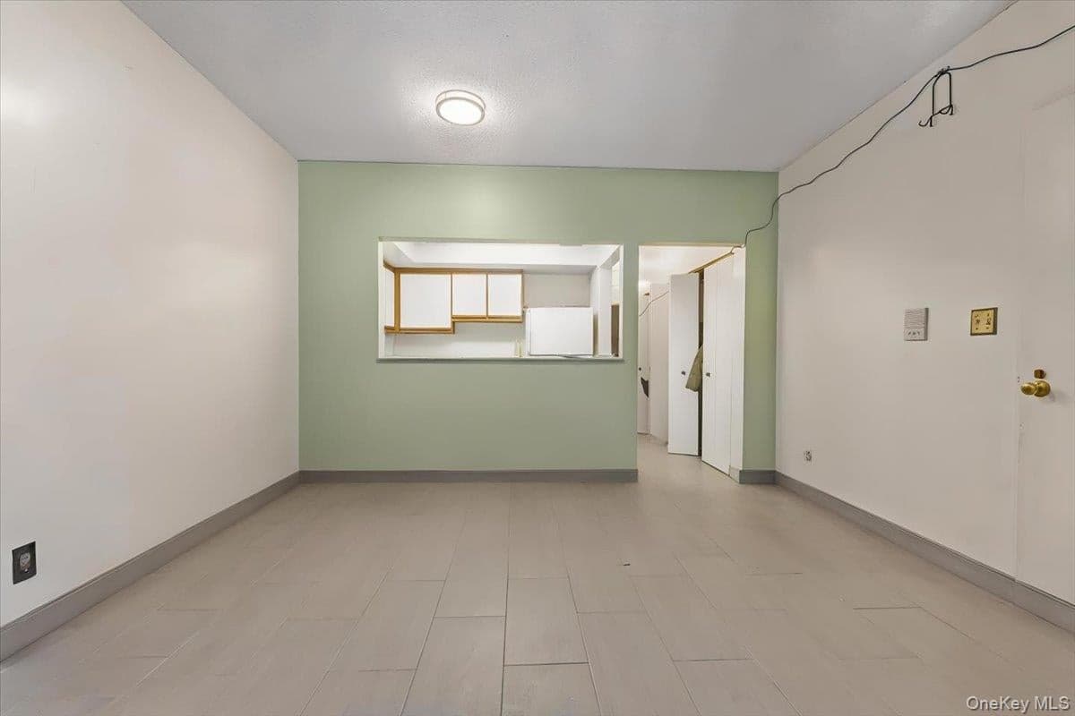 1475 Crotona Place thumbnail 6