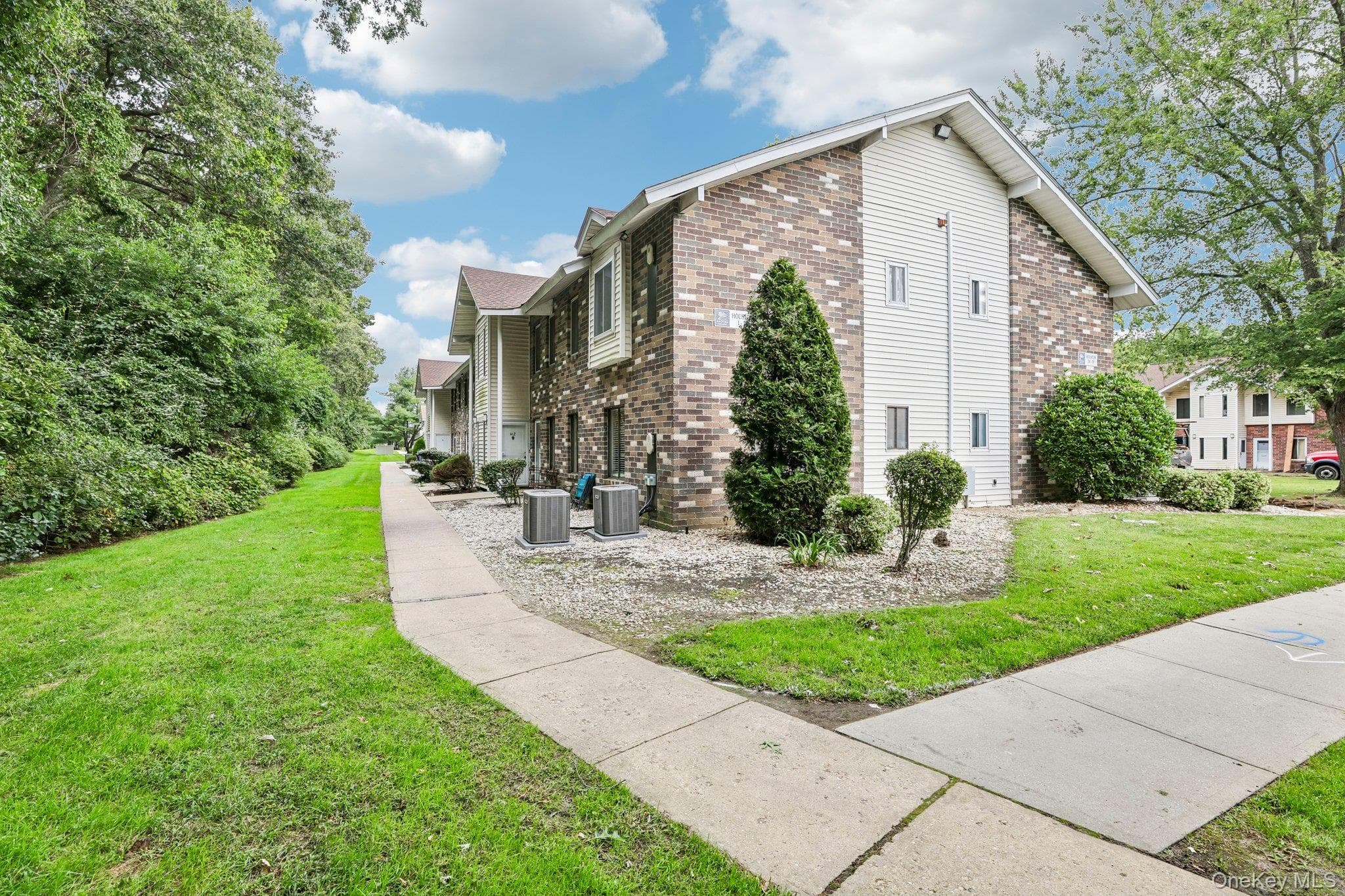 1 Houston Court Unit: H1 thumbnail 3