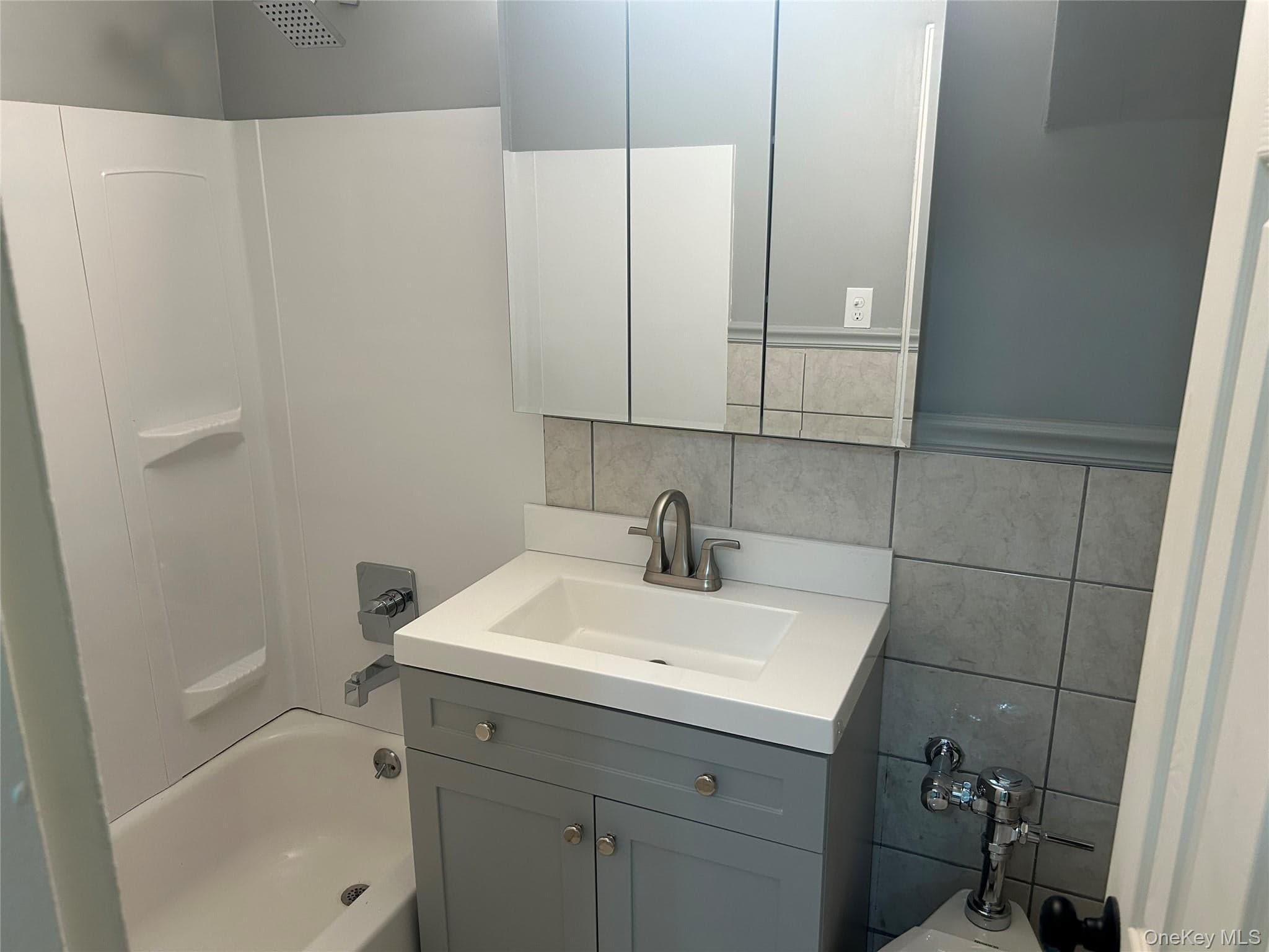 5 Oakdale Manor Unit: L22 thumbnail 15