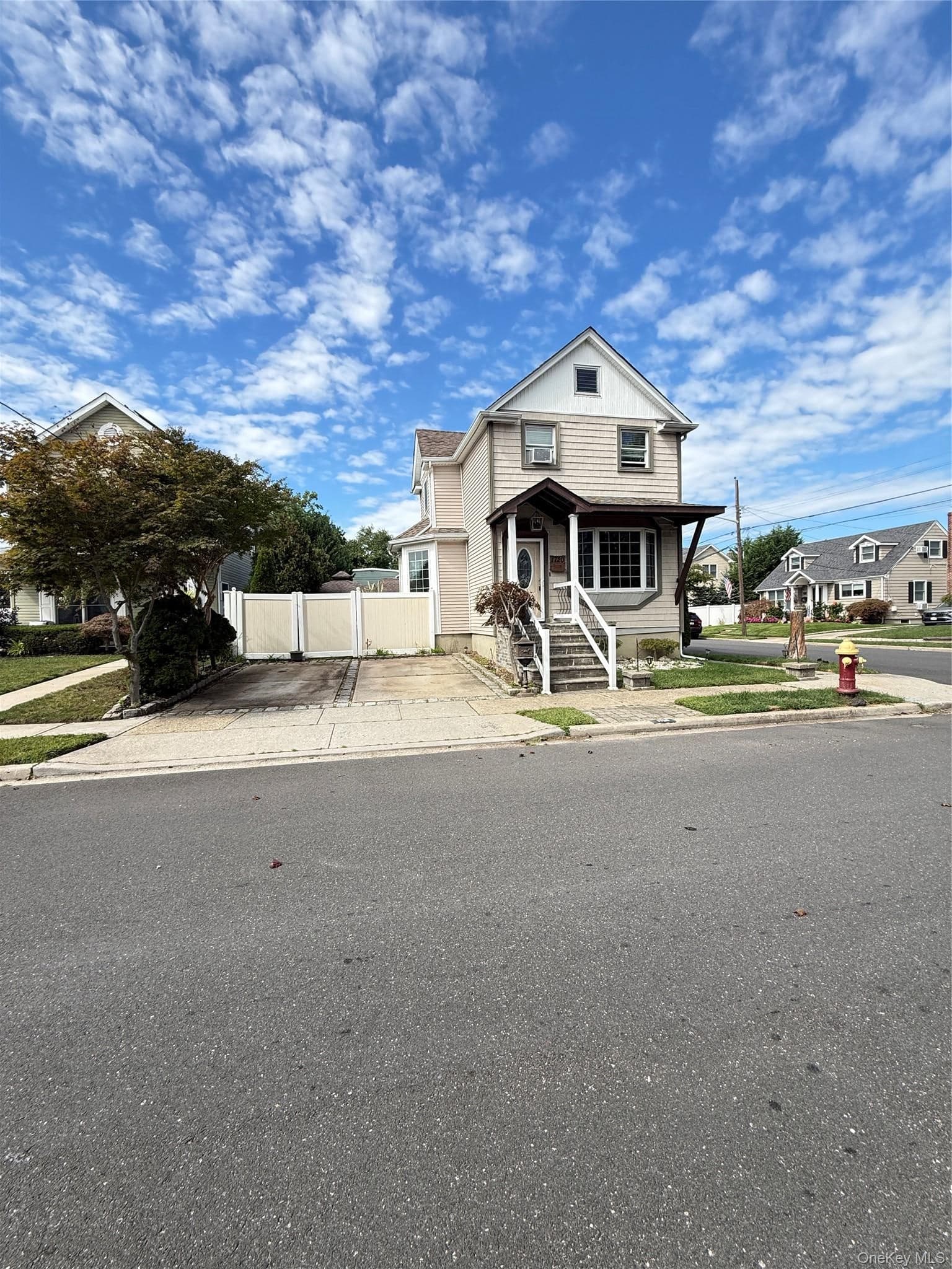1720 Montague Avenue, Merrick