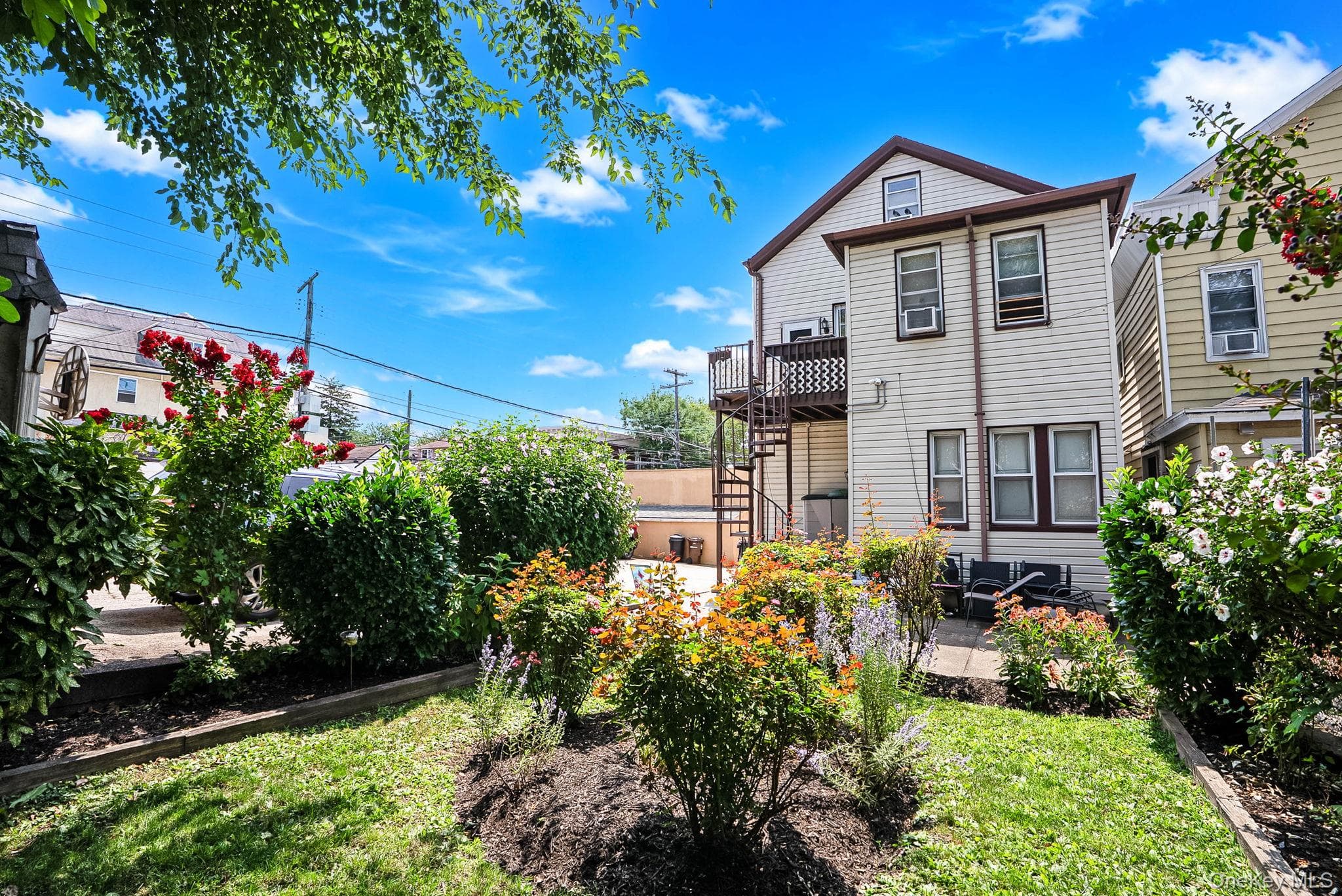 122-15 23rd Avenue, College Point