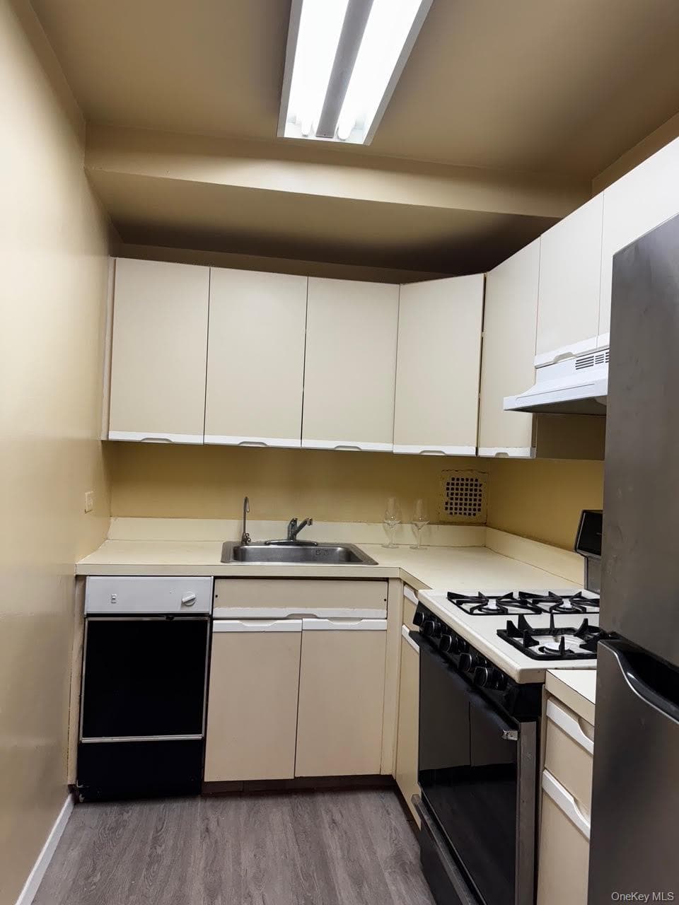 144-24 37th Avenue Unit: 3J thumbnail 7