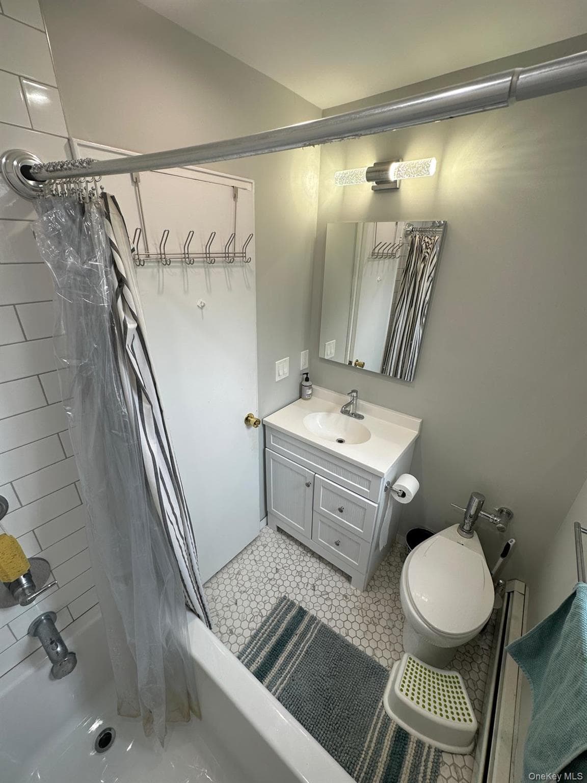 5 Oakdale Manor Unit: B14 thumbnail 4