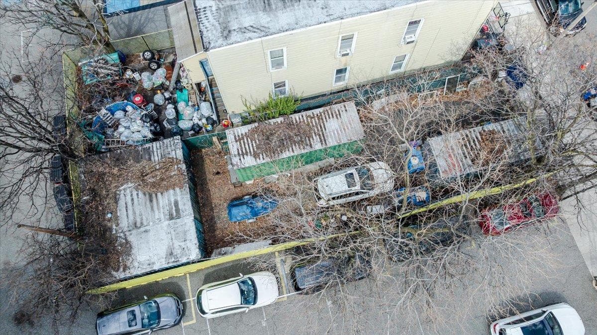 1667 Hunt Avenue thumbnail 14