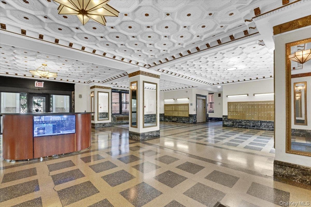 811 Walton Avenue AVE Unit: E18 thumbnail 12