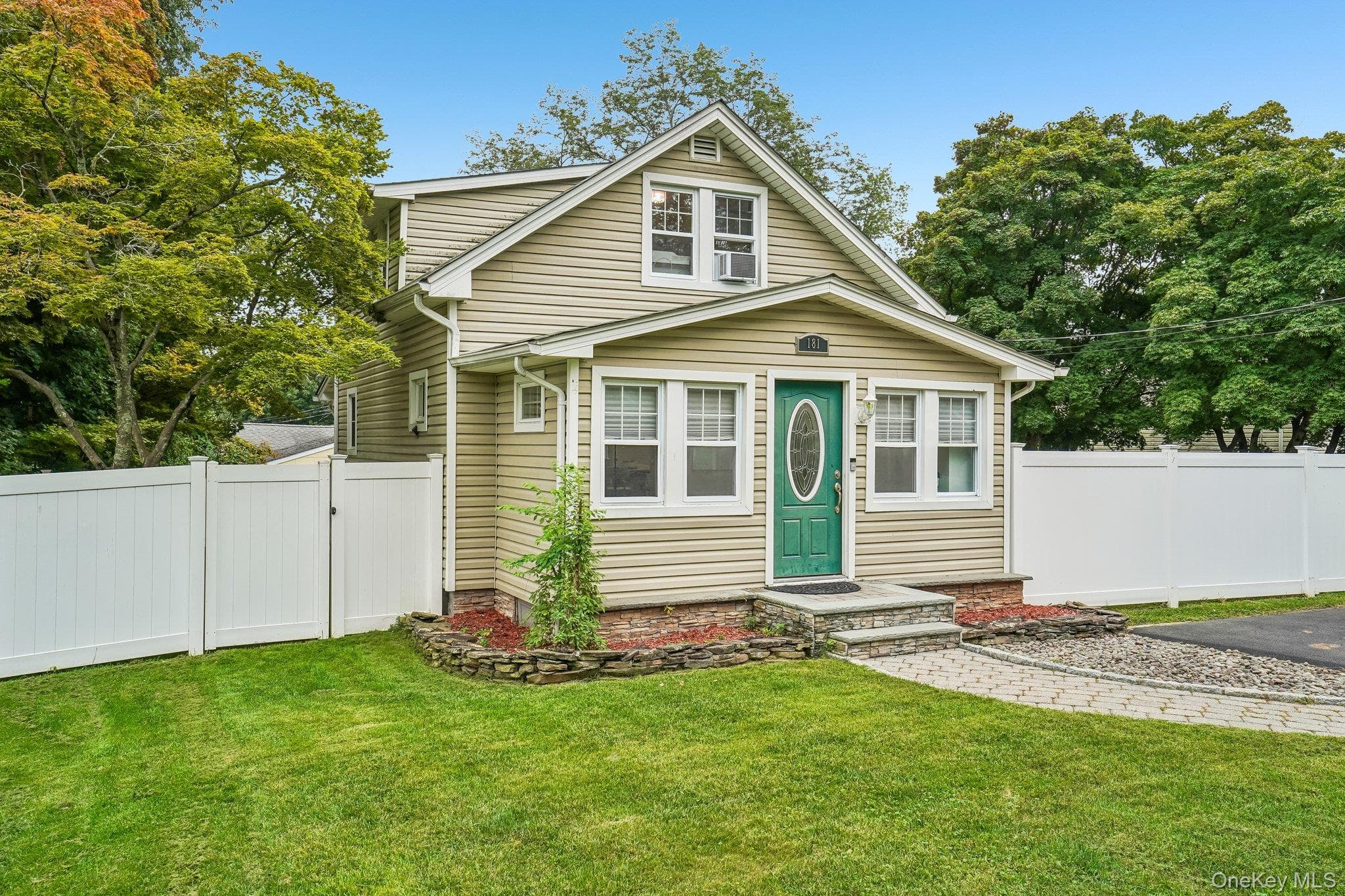 181 S Conger Avenue thumbnail 3