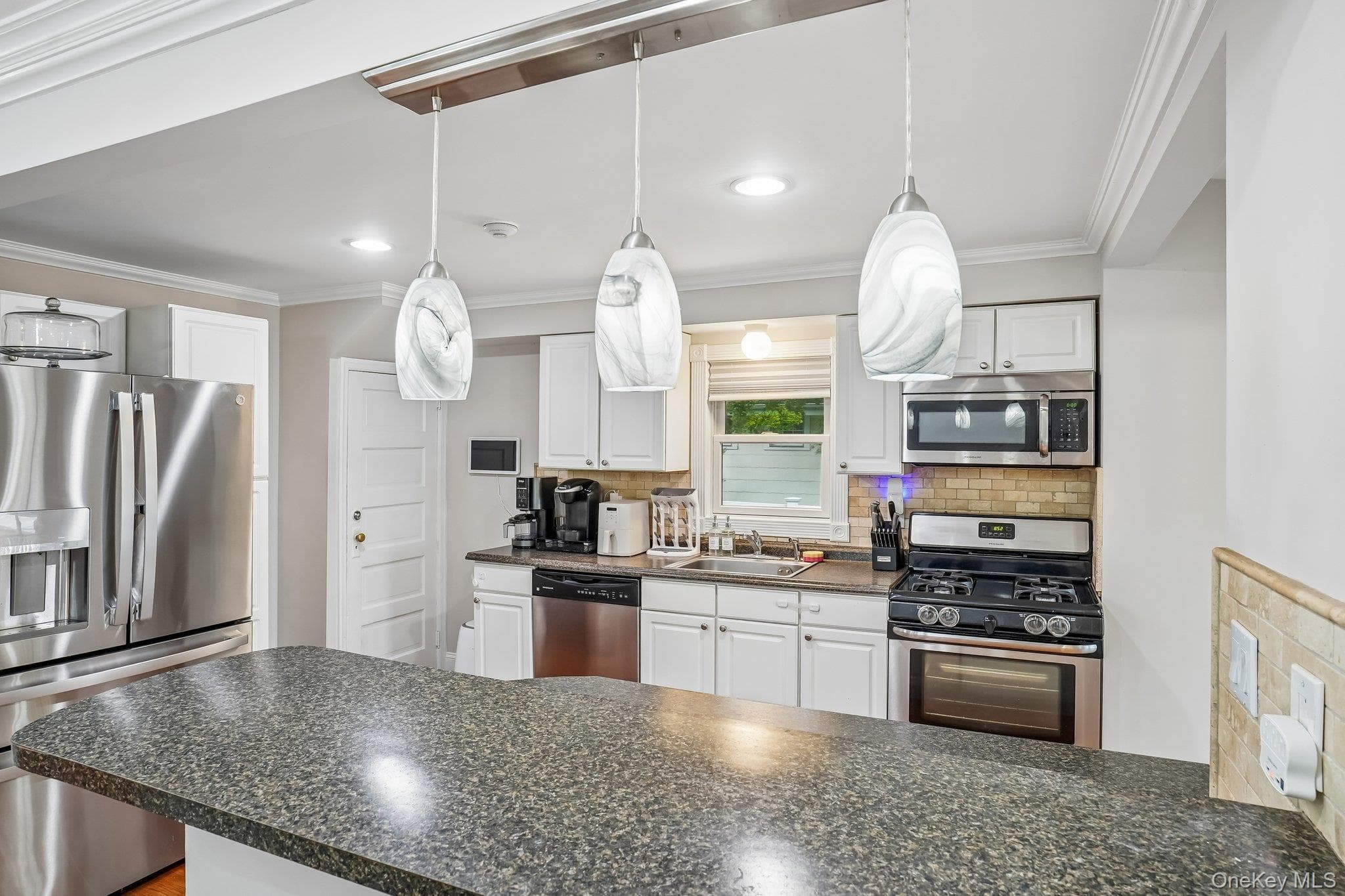 181 S Conger Avenue thumbnail 15